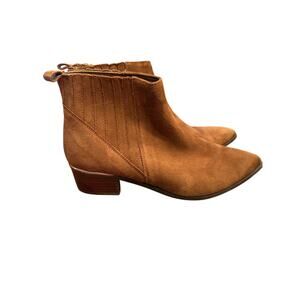 Women’s Marc Fisher Tan Suede Ankle Boots. Size 8